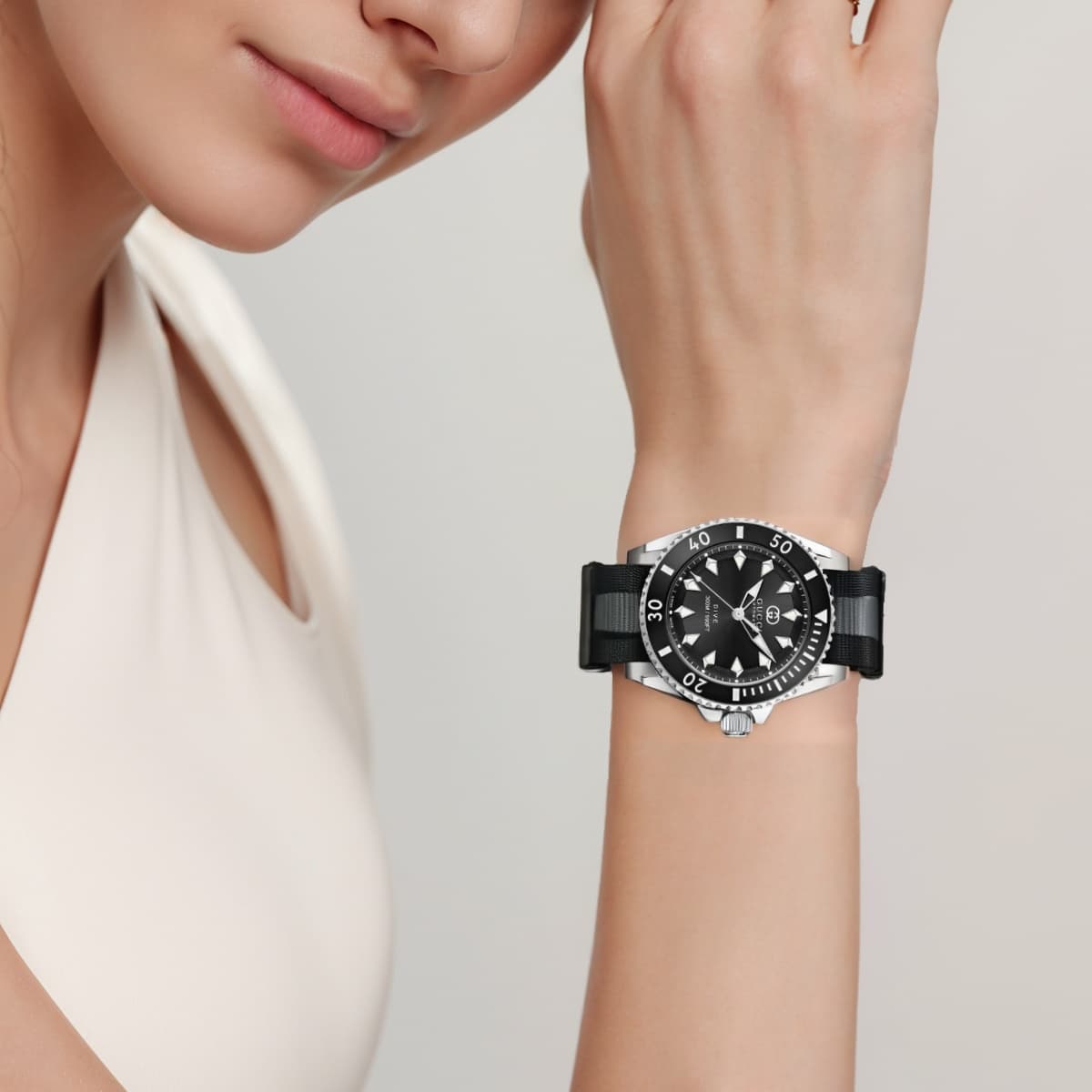 Механические часы GUCCI Dive Automatic 40mm Black Nylon - изображение 4