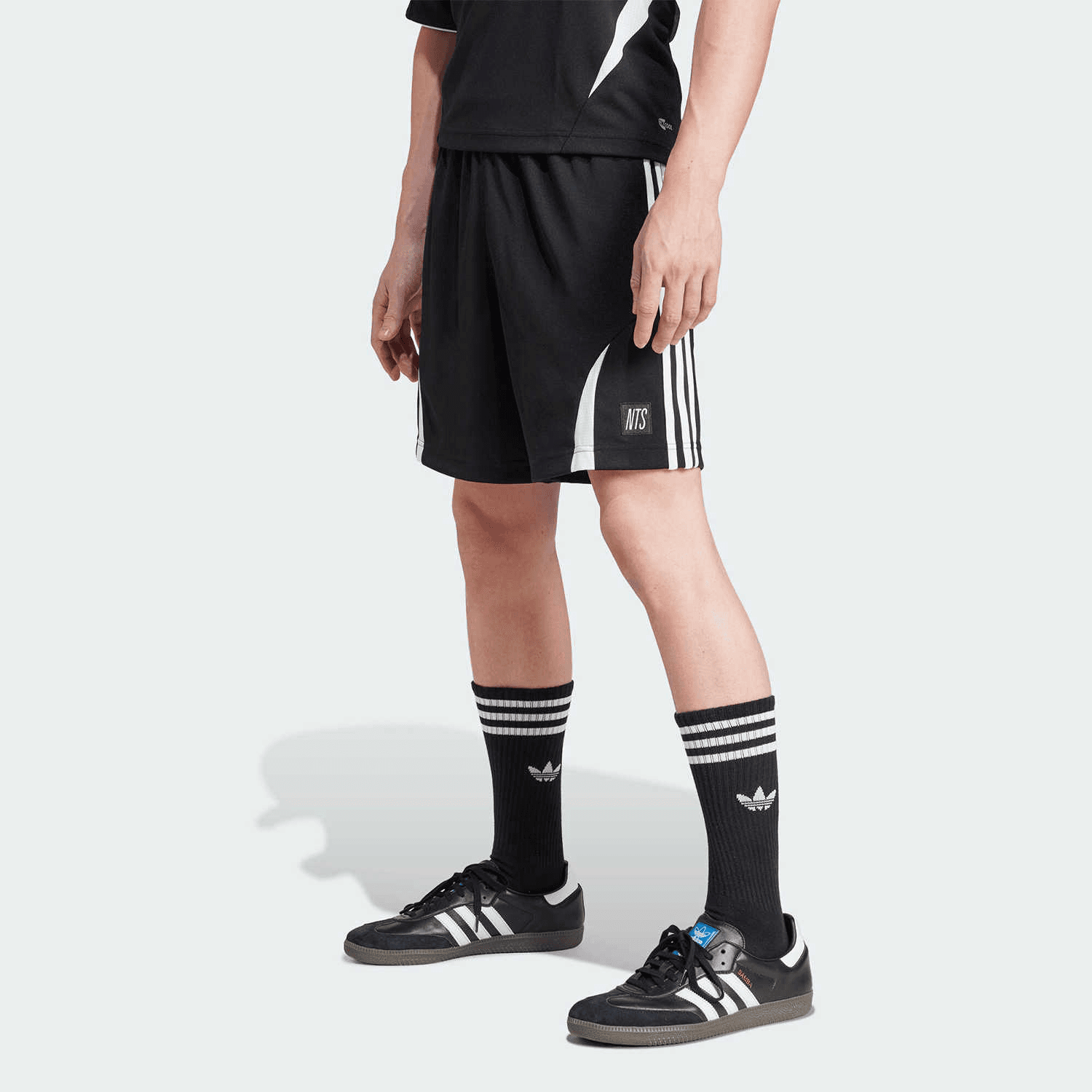Шорты adidas Originals x NTS RADIO SS24 - изображение 3