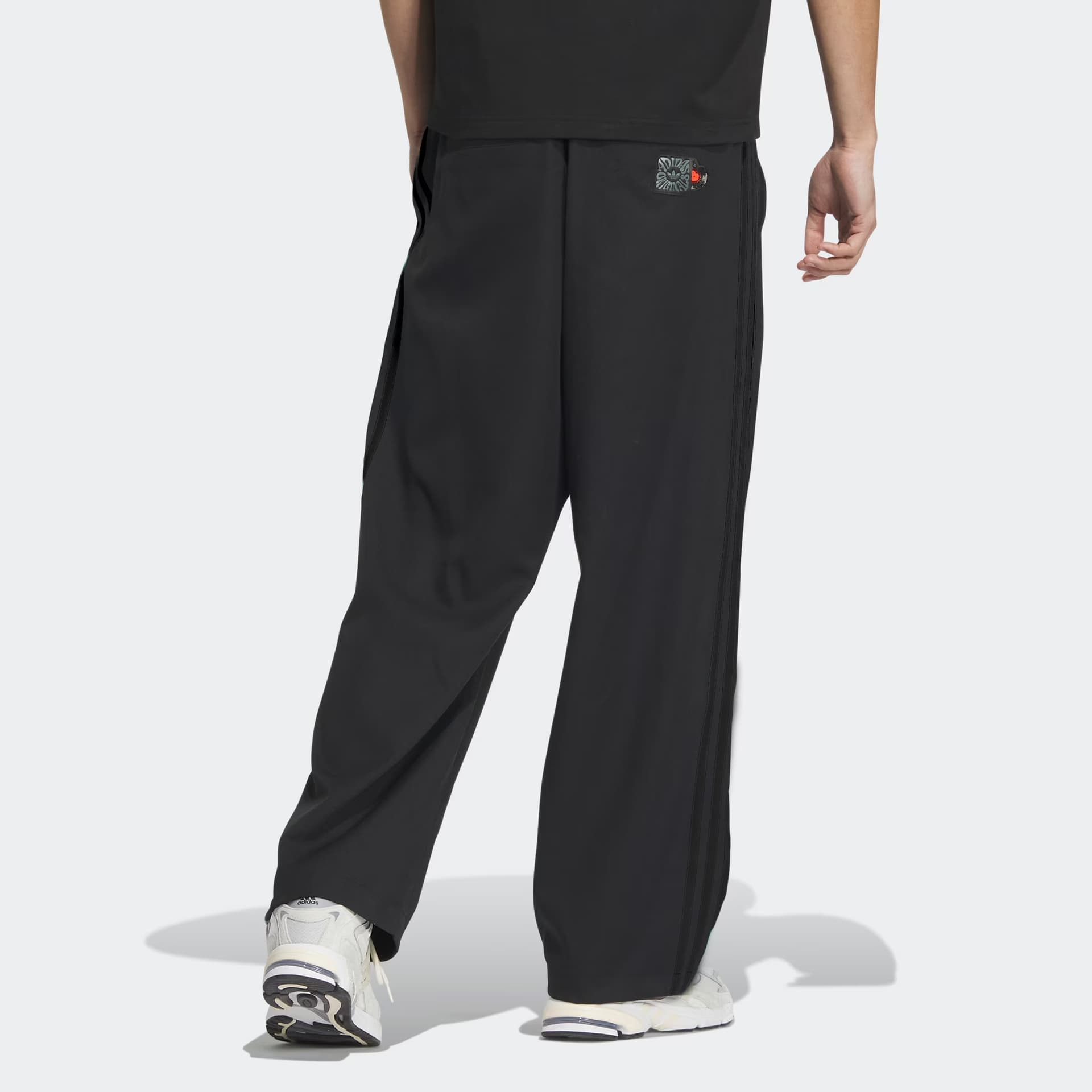 Штаны adidas V-Day Pants - изображение 3