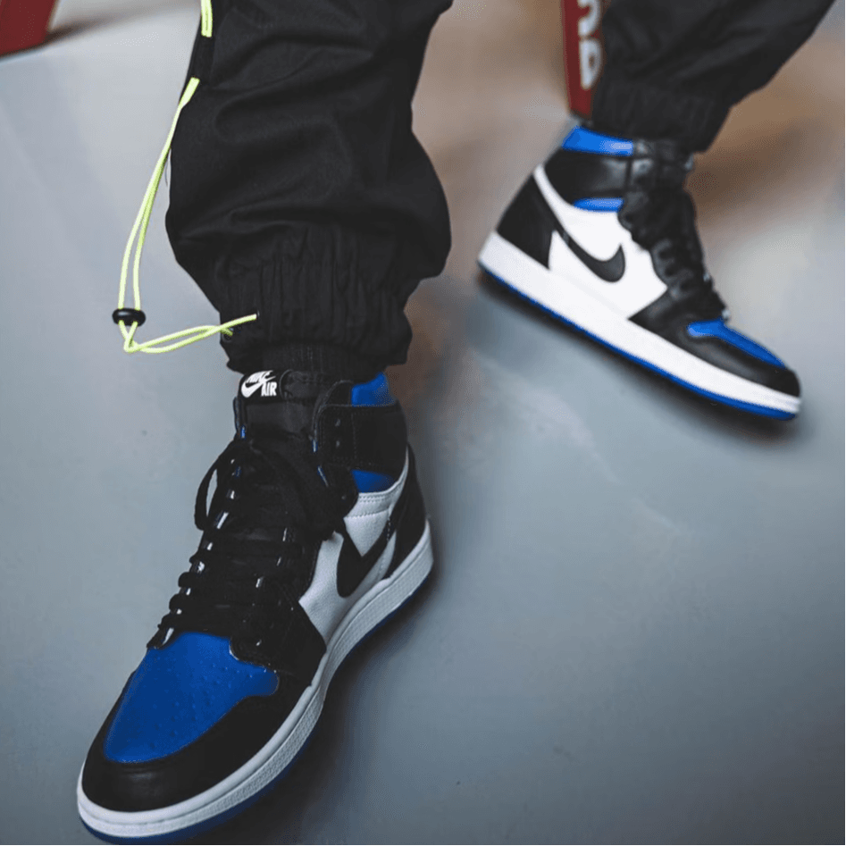 Кроссовки для баскетбола Jordan Retro High OG "White Royal" GS - изображение 2