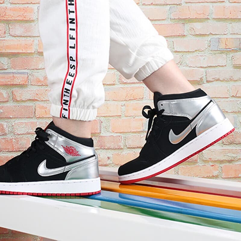 Кроссовки для баскетбола Jordan Air Jordan 1 Mid GS - изображение 5