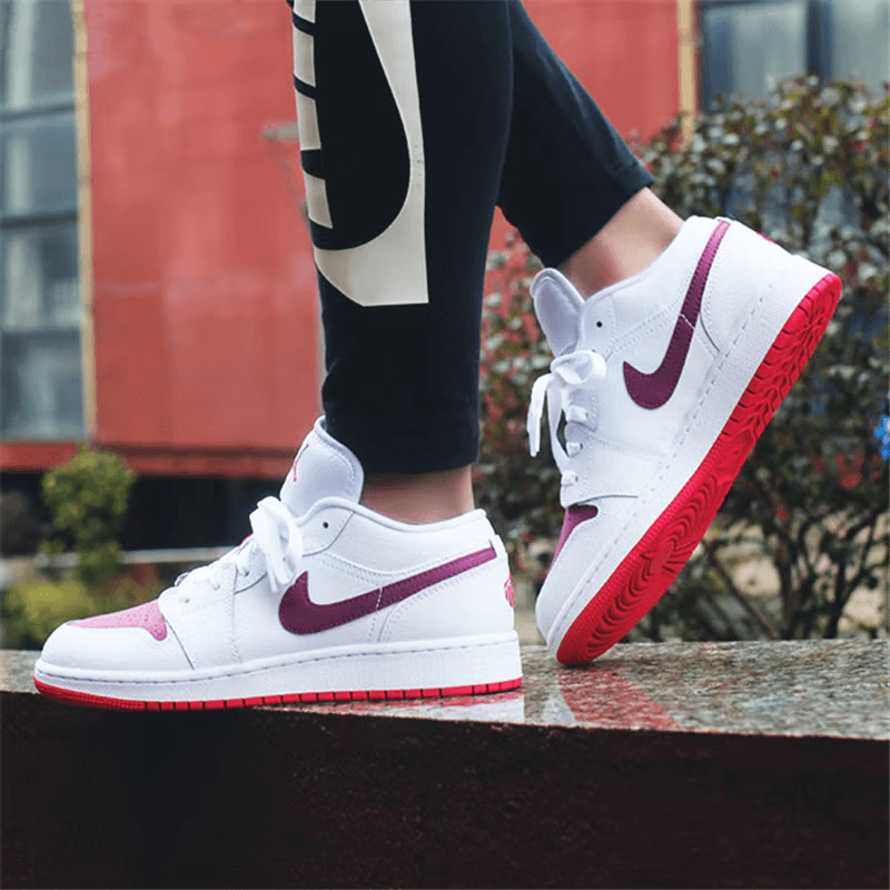 Кроссовки для баскетбола Jordan Low Valentine's Day GS - изображение 4