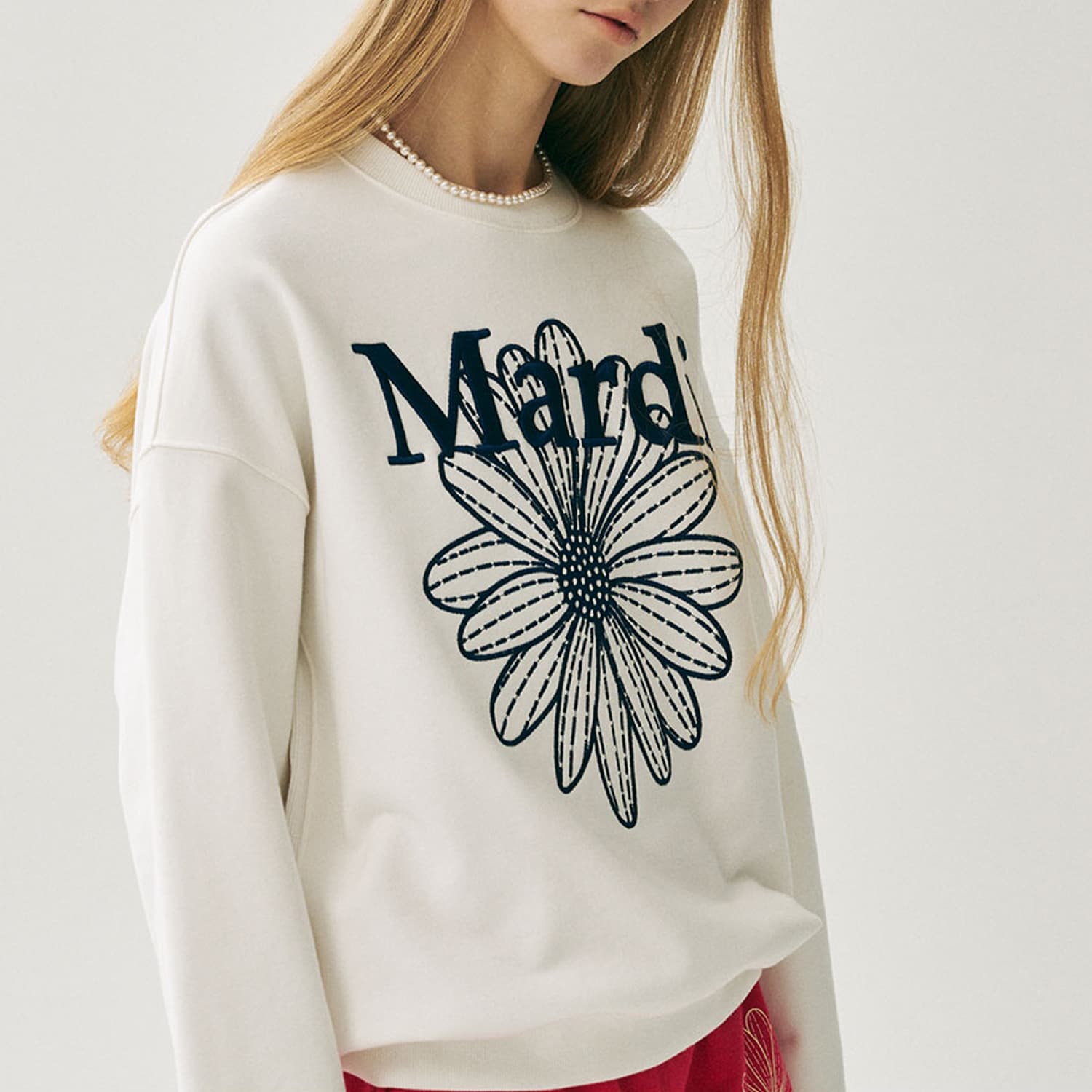 Худи MARDI MERCREDI SS25 Толстовка Цветочная вышивка букв Круглый вырез Длинные рукава Корейский стиль Женское - изображение 4