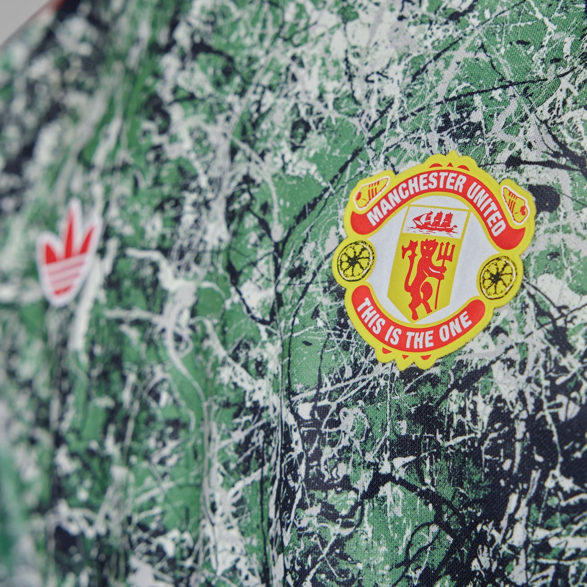 adidas Originals Manchester United Training Striped Tee Green - изображение 6