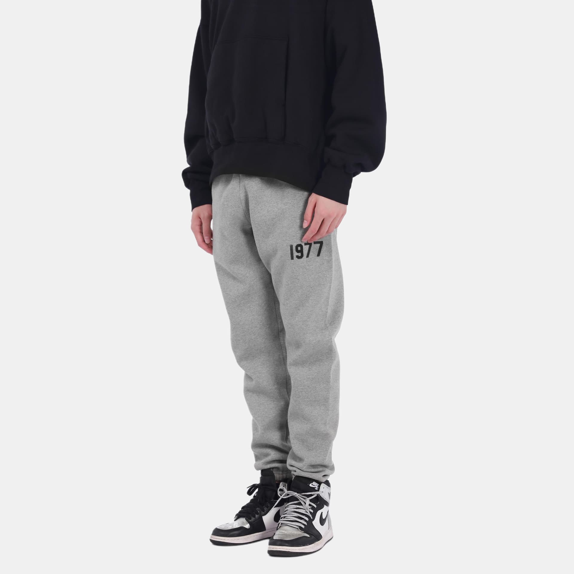 Штаны Fear of God Essentials 1977 Sweatpants Dark Oatmeal - изображение 4