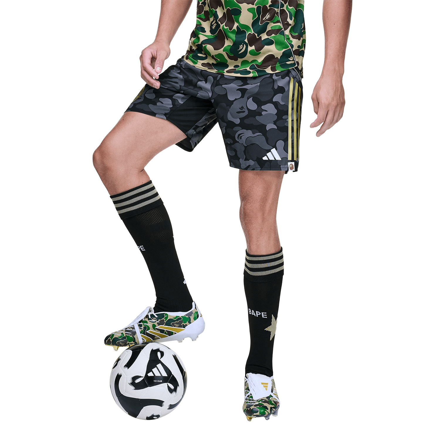 Тренировочные штаны adidas x A Bathing Ape FW25 FB Shorts - изображение 3