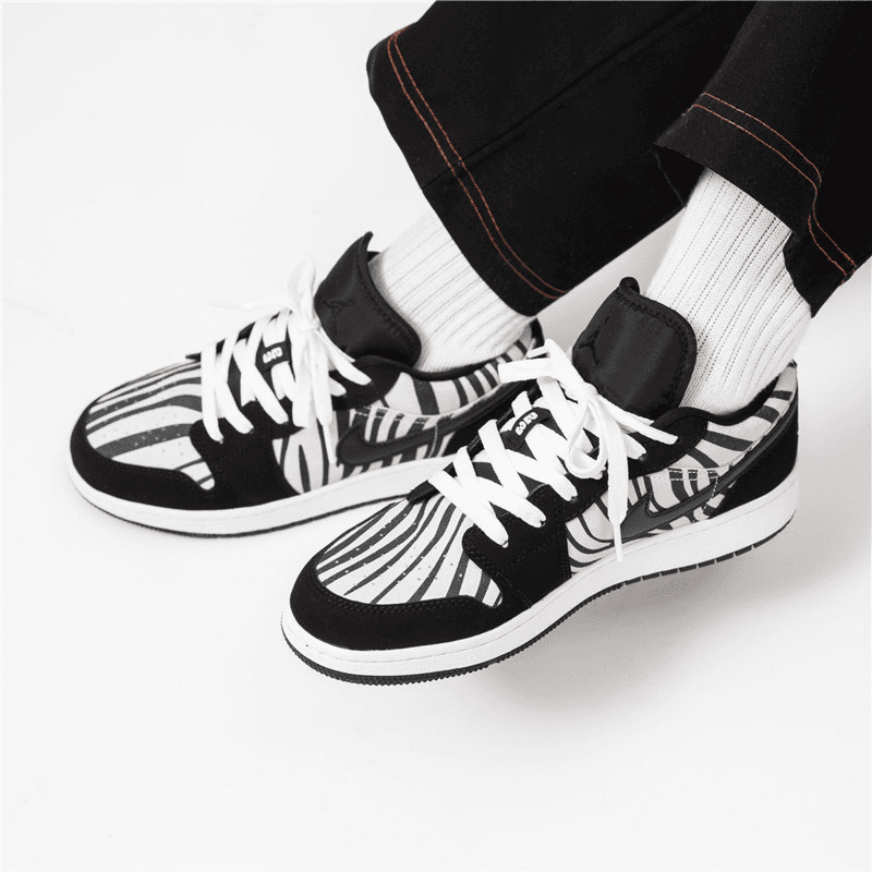 Кроссовки для баскетбола Jordan Air Jordan 1 Low Zebra GS - изображение 2