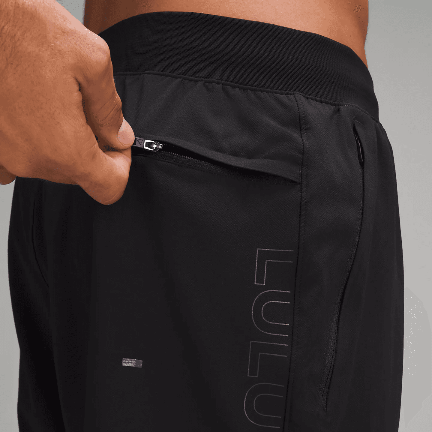 Шорты lululemon License to Train Logo 7" - изображение 4