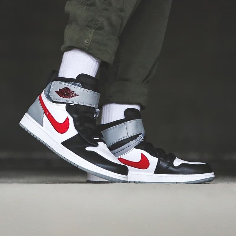 Кроссовки для баскетбола Jordan Air Jordan 1 High FlyEase GS - изображение 3