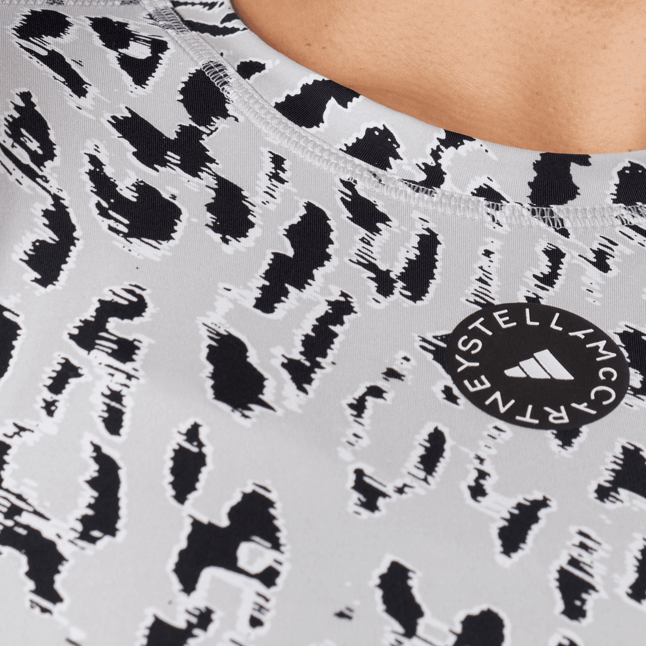 adidas Printed Cutout Training Tank Top - изображение 7