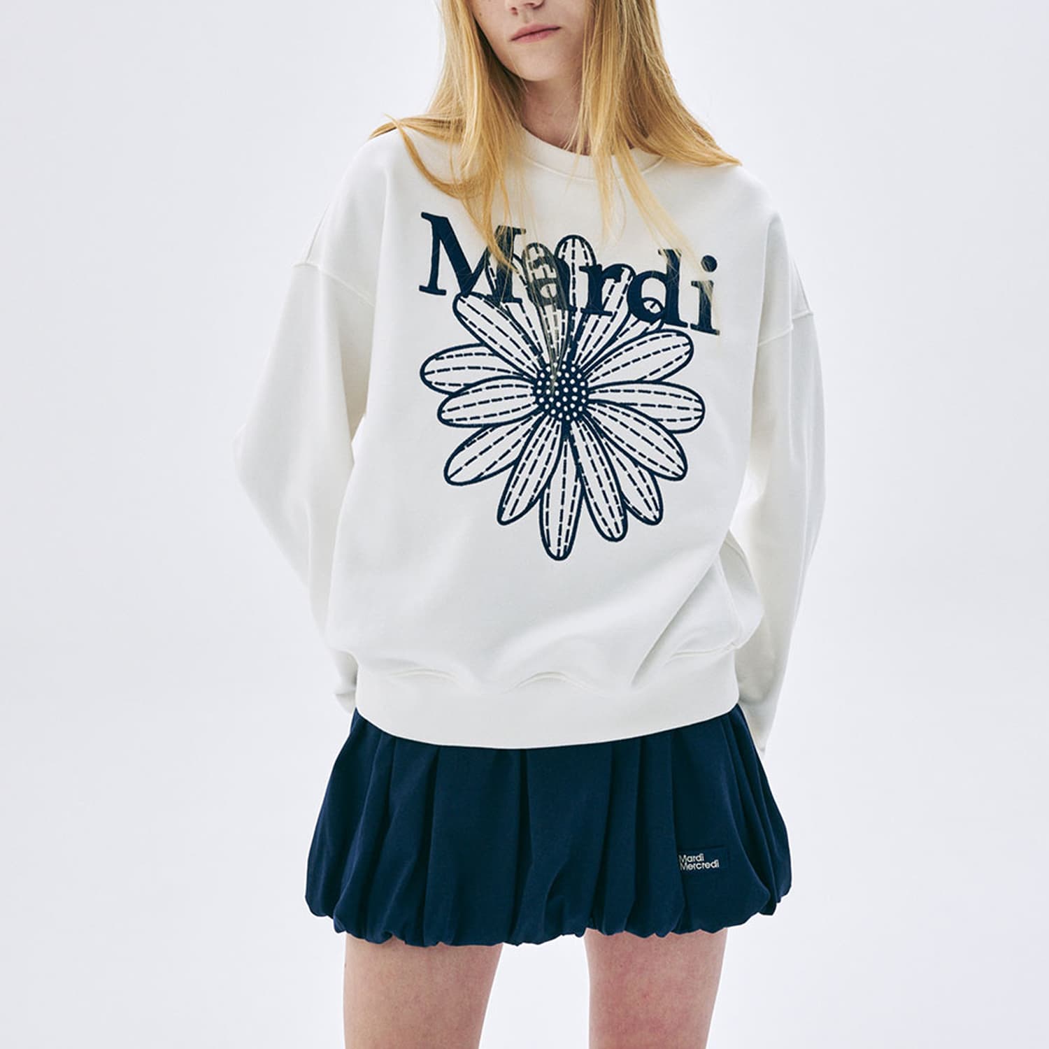 Худи MARDI MERCREDI SS25 Толстовка Цветочная вышивка букв Круглый вырез Длинные рукава Корейский стиль Женское - изображение 7