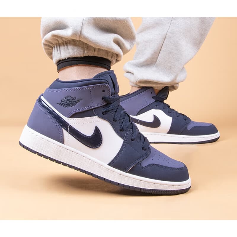 Кроссовки для баскетбола Jordan Air Jordan 1 Mid Sanded Purple GS - изображение 5
