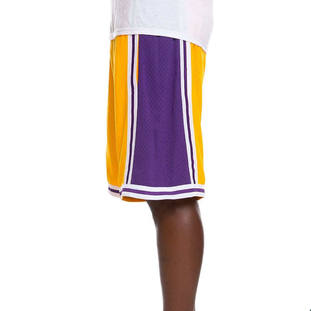 Баскетбольные шорты Mitchell & Ness Swingman Lakers Yellow - изображение 3