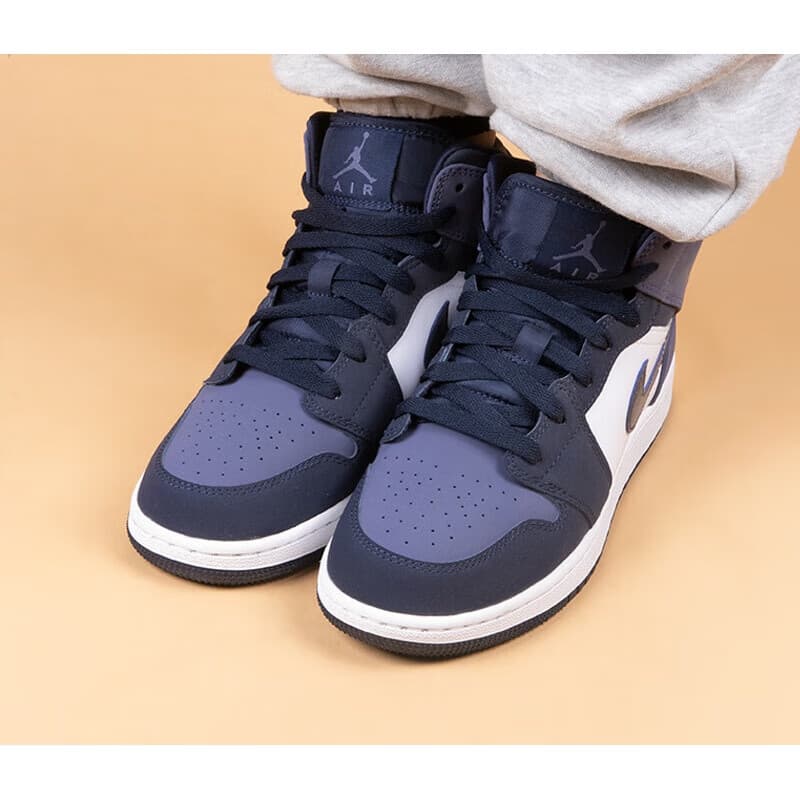 Кроссовки для баскетбола Jordan Air Jordan 1 Mid Sanded Purple GS - изображение 4
