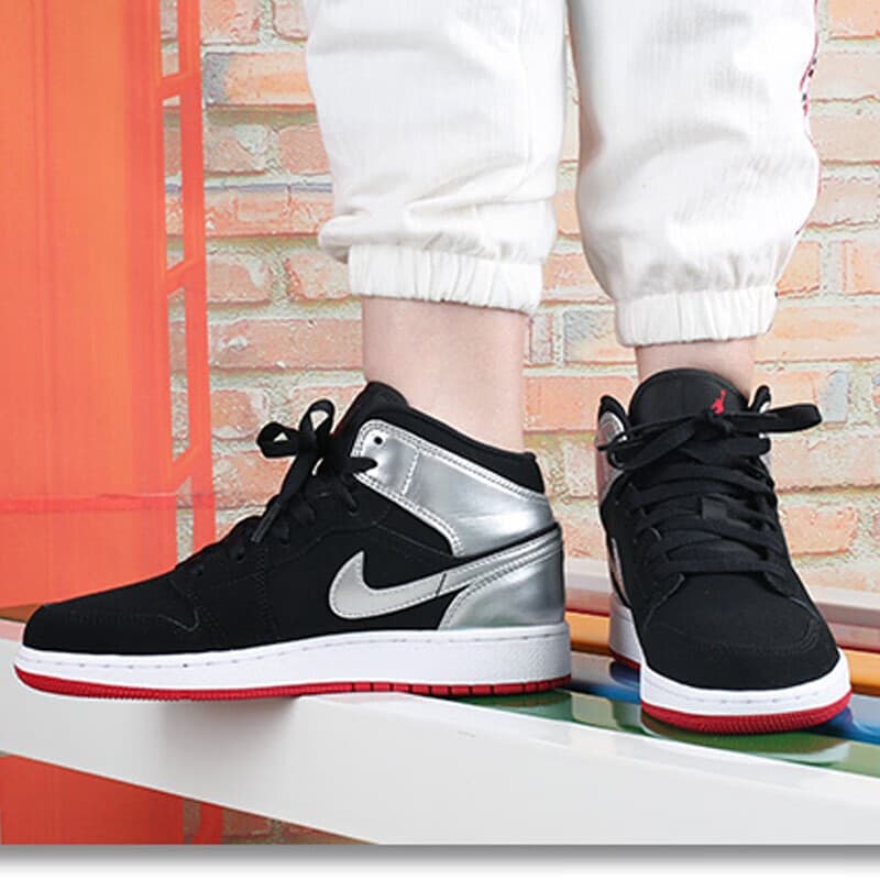 Кроссовки для баскетбола Jordan Air Jordan 1 Mid GS - изображение 4