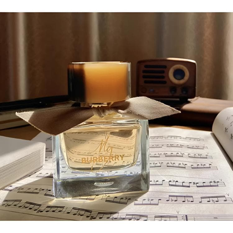 Парфюм Burberry My Burberry EDP - изображение 3
