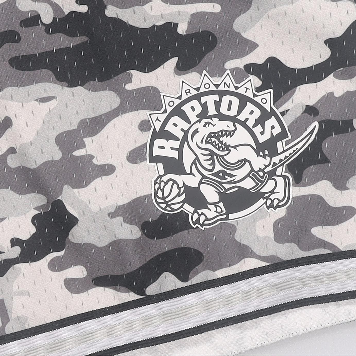 Баскетбольные шорты Mitchell Ness - изображение 5