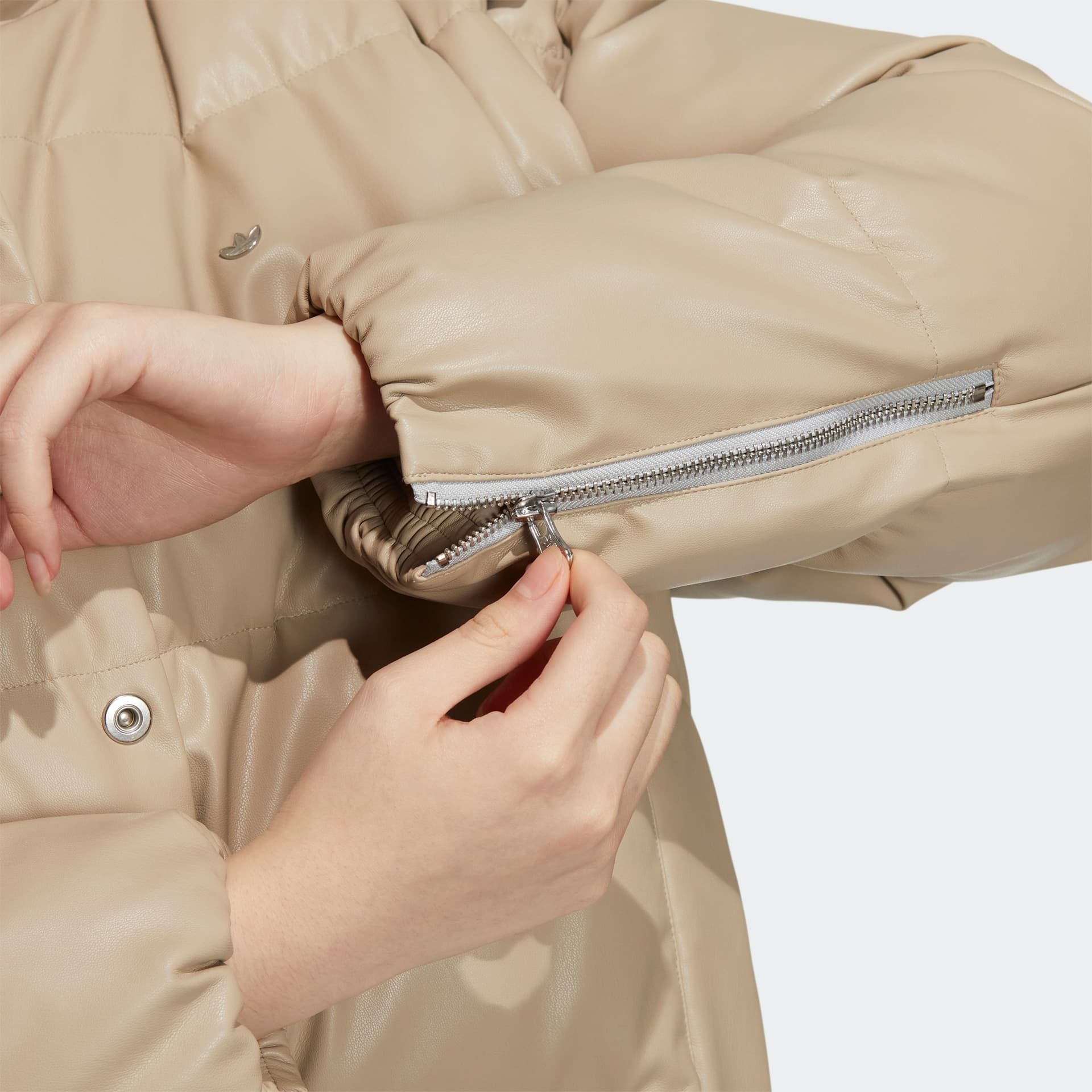 Пуховик adidas originals Down Jkt Logo - изображение 5