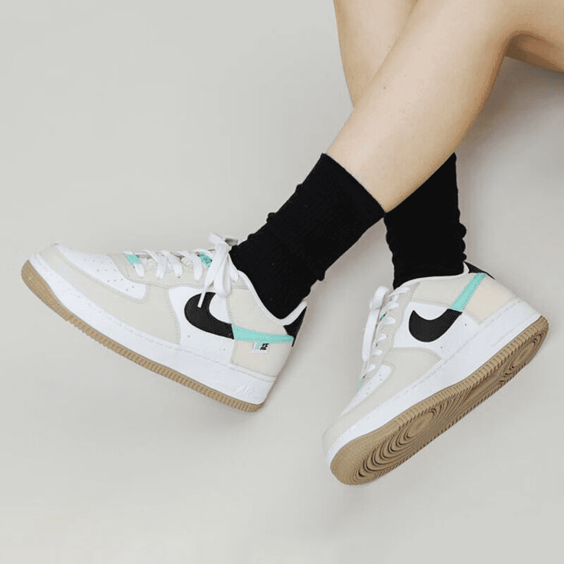 Кроссовки Nike Air Force 1 Low Spliced Swoosh GS - изображение 2