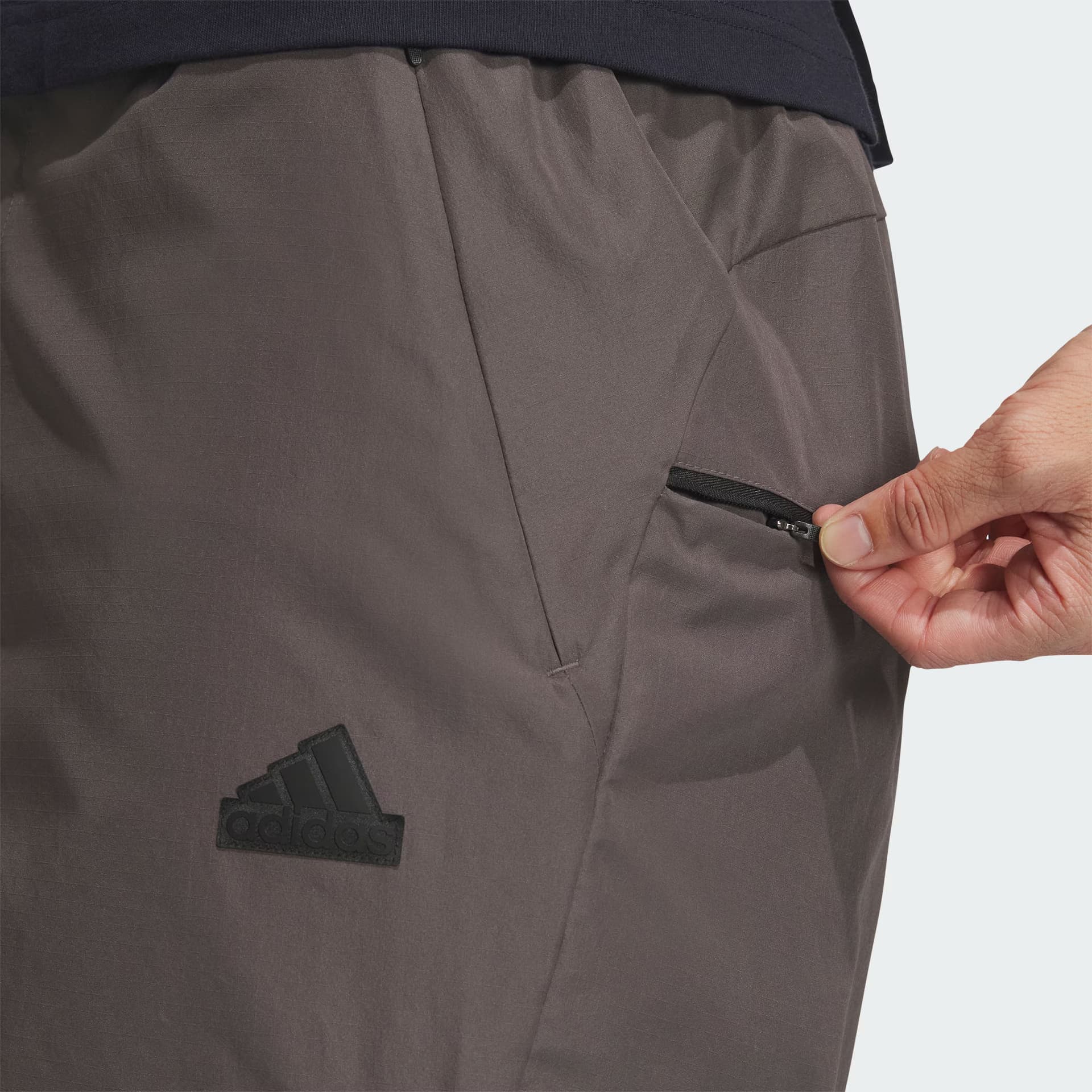 Тренировочные штаны adidas City Escape Woven Shorts - изображение 5