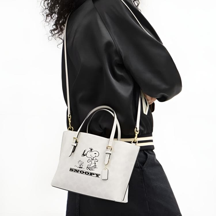 Сумка COACH Mollie 25 Tote Peanuts Snoopy - изображение 5