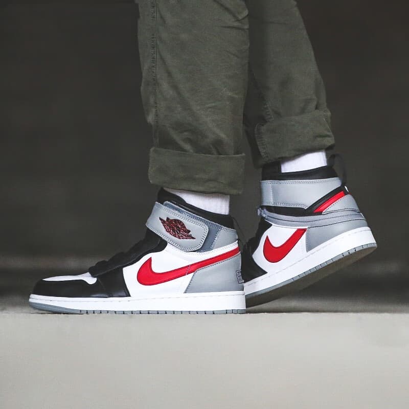 Кроссовки для баскетбола Jordan Air Jordan 1 High FlyEase GS - изображение 2