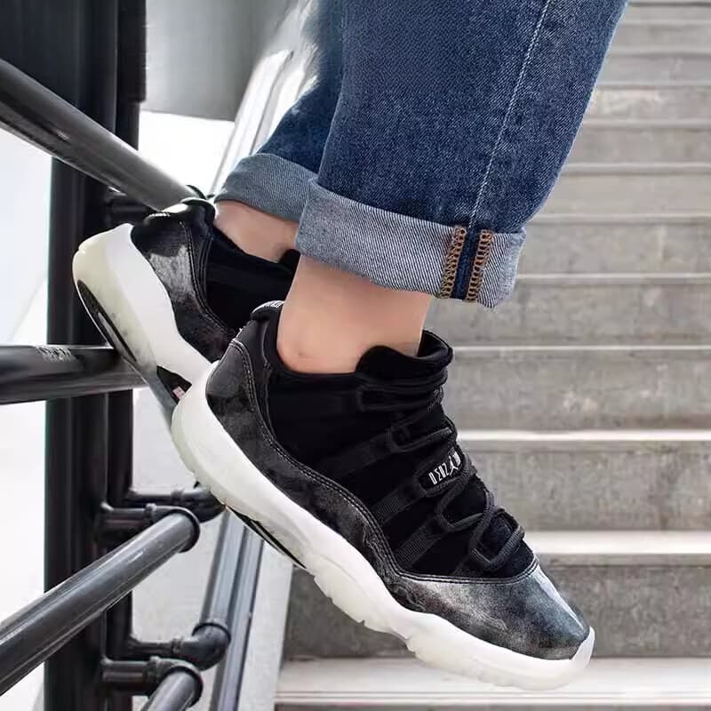 Кроссовки для баскетбола Jordan Air Jordan 11 Low Barons GS - изображение 6