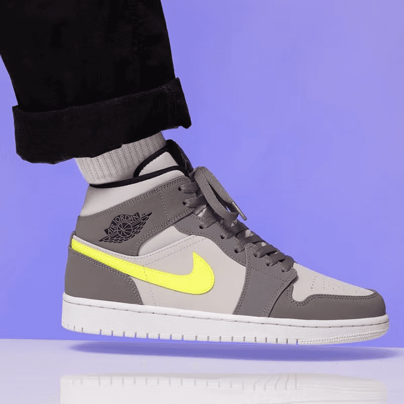 Кроссовки для баскетбола Jordan Air Jordan 1 Mid Gunsmoke Volt GS - изображение 3