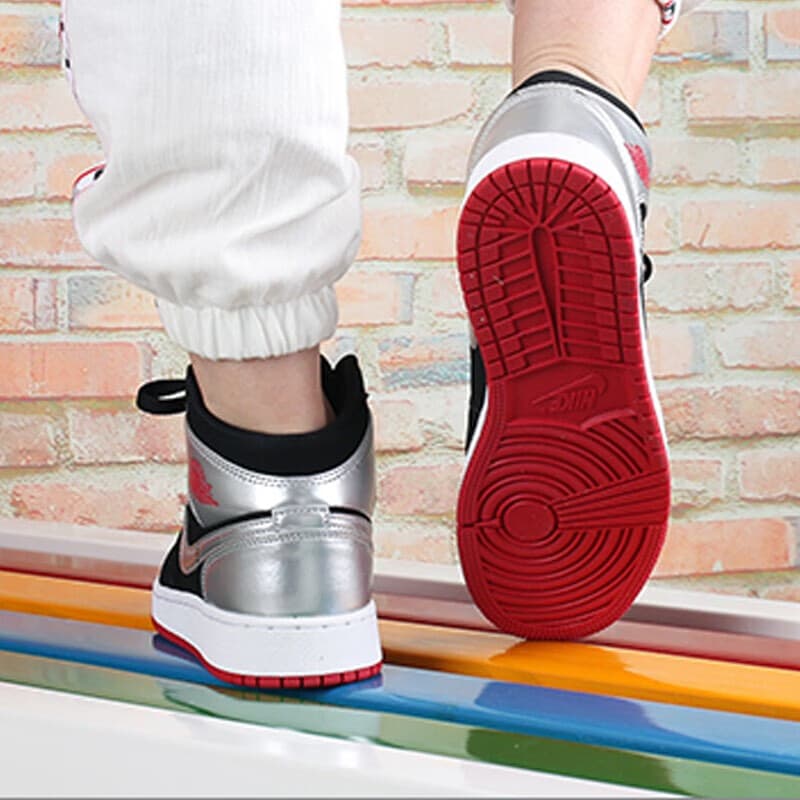 Кроссовки для баскетбола Jordan Air Jordan 1 Mid GS - изображение 6