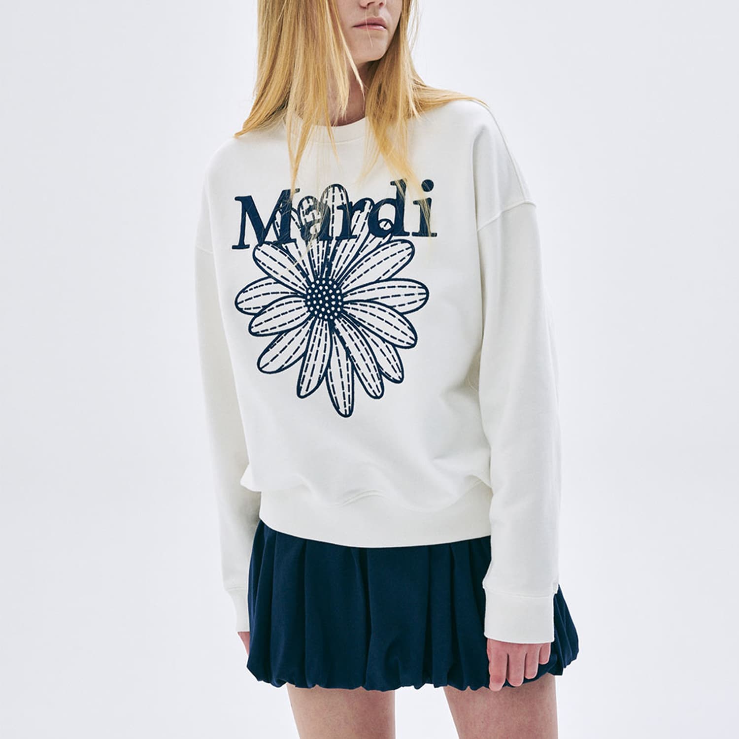 Худи MARDI MERCREDI SS25 Толстовка Цветочная вышивка букв Круглый вырез Длинные рукава Корейский стиль Женское - изображение 2