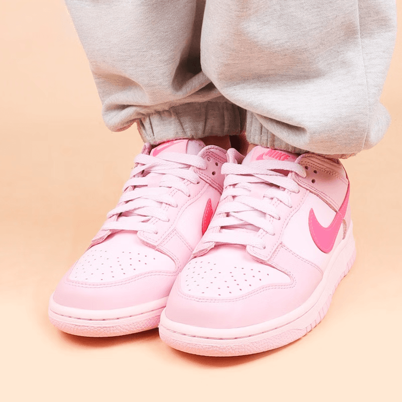 Кроссовки Nike Dunk Low Triple Pink GS - изображение 4