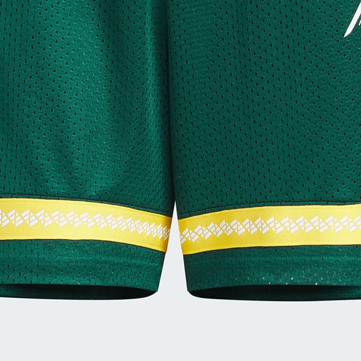 Баскетбольные шорты adidas Basketball Shorts Forest Green - изображение 3