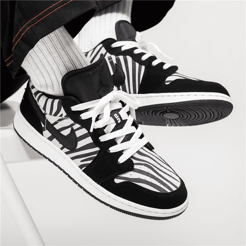 Кроссовки для баскетбола Jordan Air Jordan 1 Low Zebra GS - изображение 3