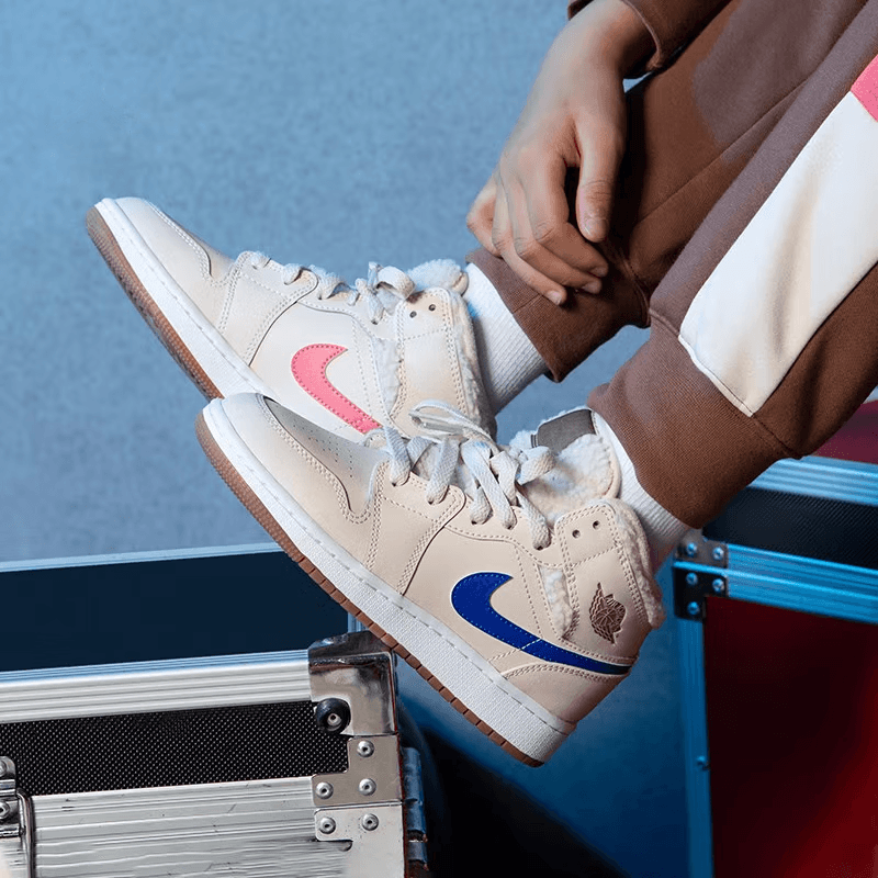 Кроссовки для баскетбола Jordan Air Jordan 1 Mid "Fleece" Swoosh GS - изображение 10