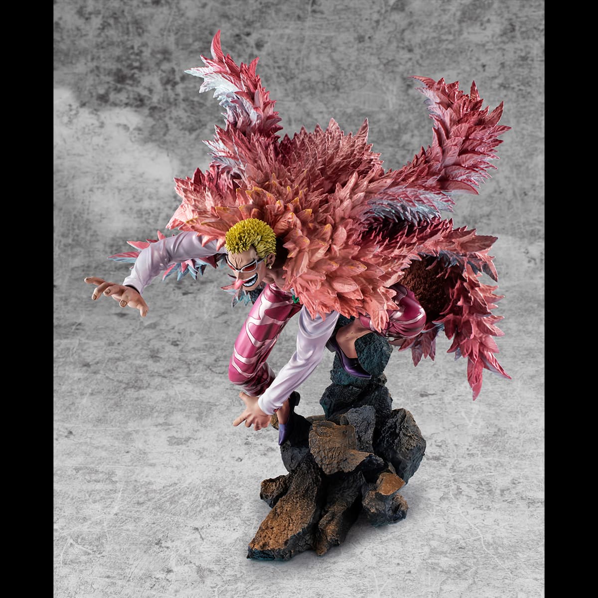 Фигурка MegaHouse pop 34.5cm - изображение 2