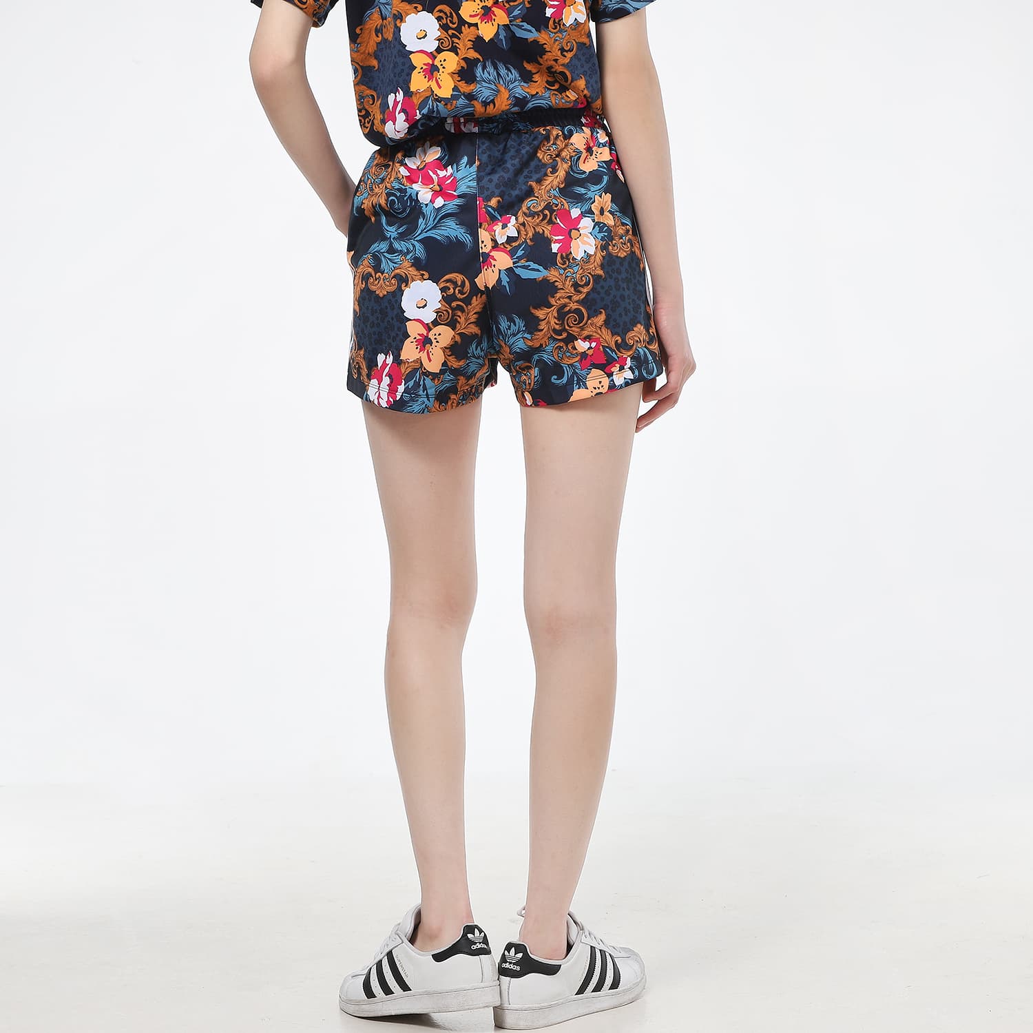 Шорты adidas Originals - изображение 4