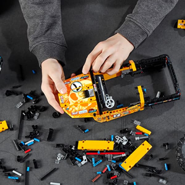 Конструктор LEGO Technic 42099 - изображение 5