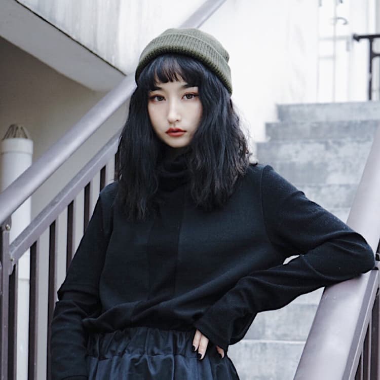 Кофта REINDEE LUSION Irregular High Neck Long Sleeve Tee Black - изображение 9