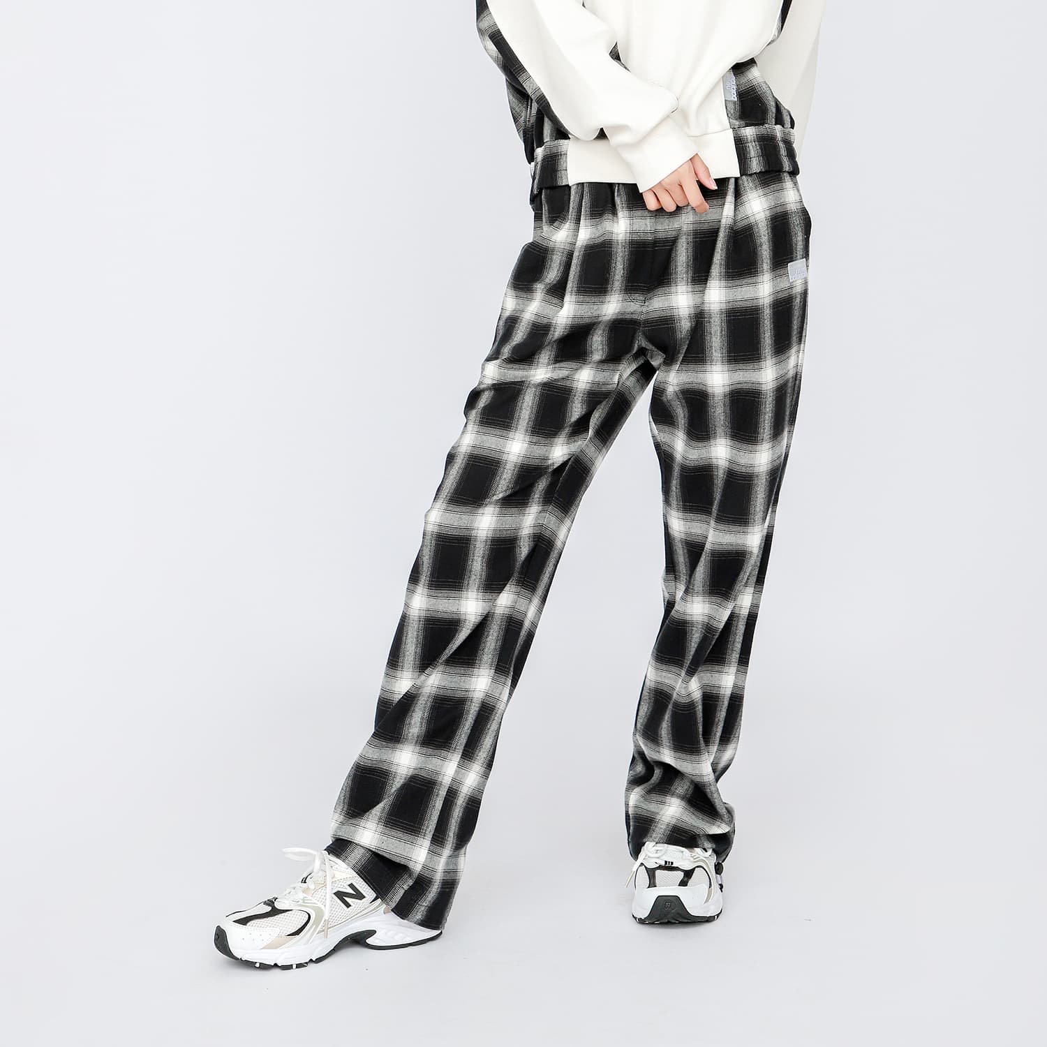 Штаны New Balance Logo - изображение 3