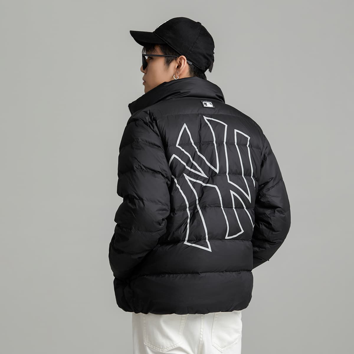 Зимняя куртка MLB Yankees Logo Puffer Jacket Black - изображение 11