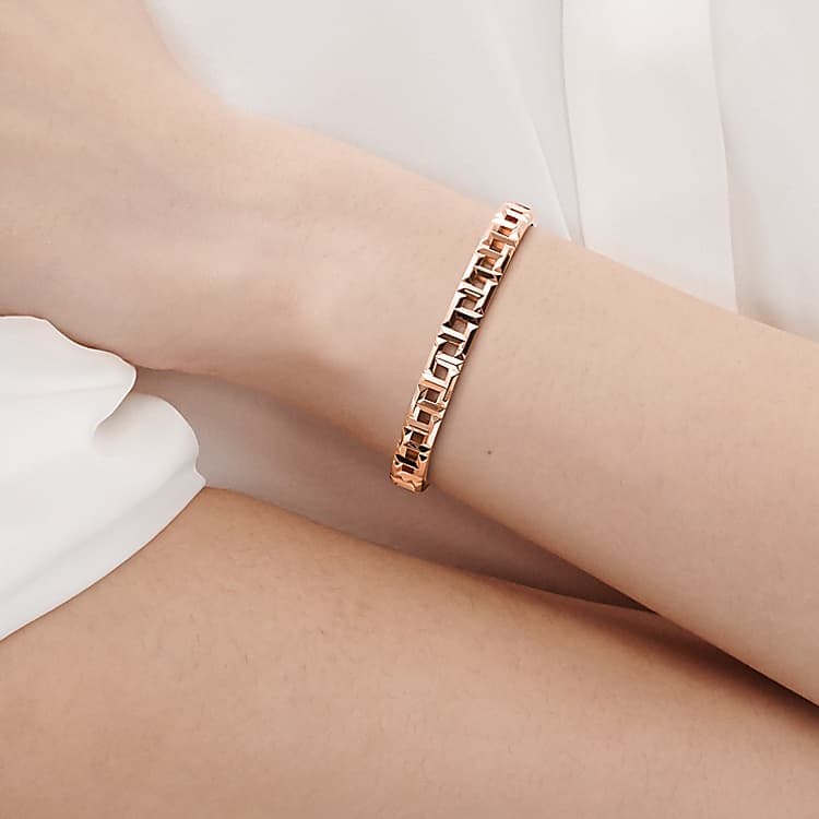 Браслет Tiffany & Co. Tiffany T True Narrow Hinge Bracelet 18K Rose Gold - изображение 5