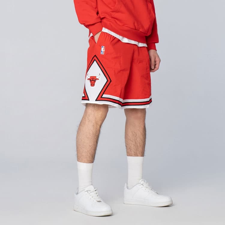 Баскетбольные шорты Nike Courtside Heritage NBA Shorts Red - изображение 6