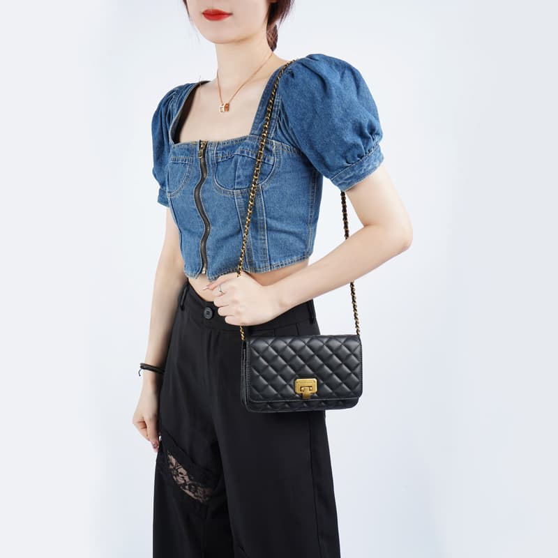 Сумка через плечо Charles & Keith Quilted Chain Shoulder Bag Black - изображение 7