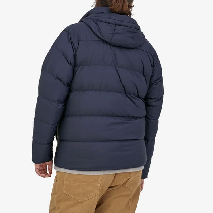 Зимняя куртка Patagonia Silent Down Jacket - изображение 5