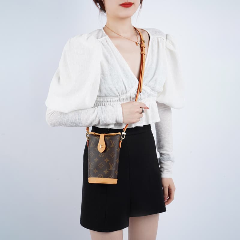 Сумка через плечо Louis Vuitton Fold Me Mini - изображение 13