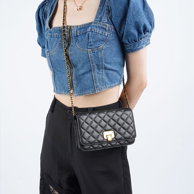 Сумка через плечо Charles & Keith Quilted Chain Shoulder Bag Black - изображение 8