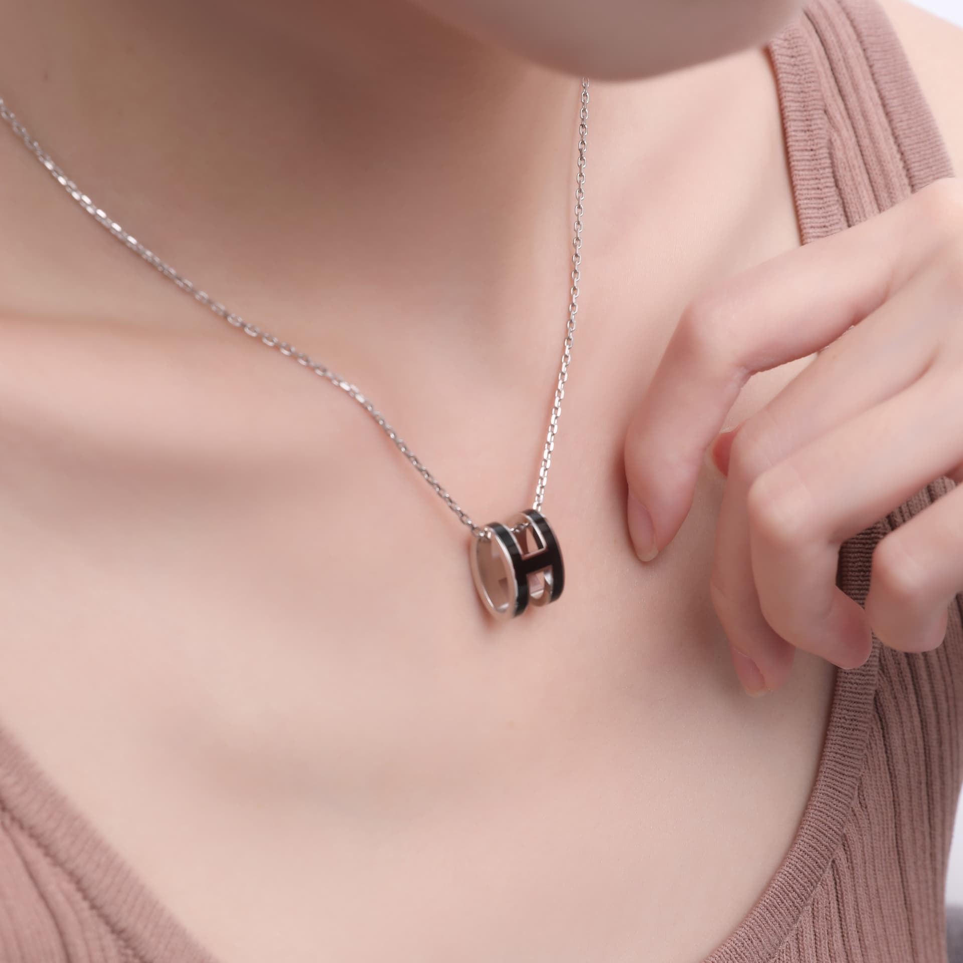Ожерелье Hermes Pop H Necklace - изображение 4