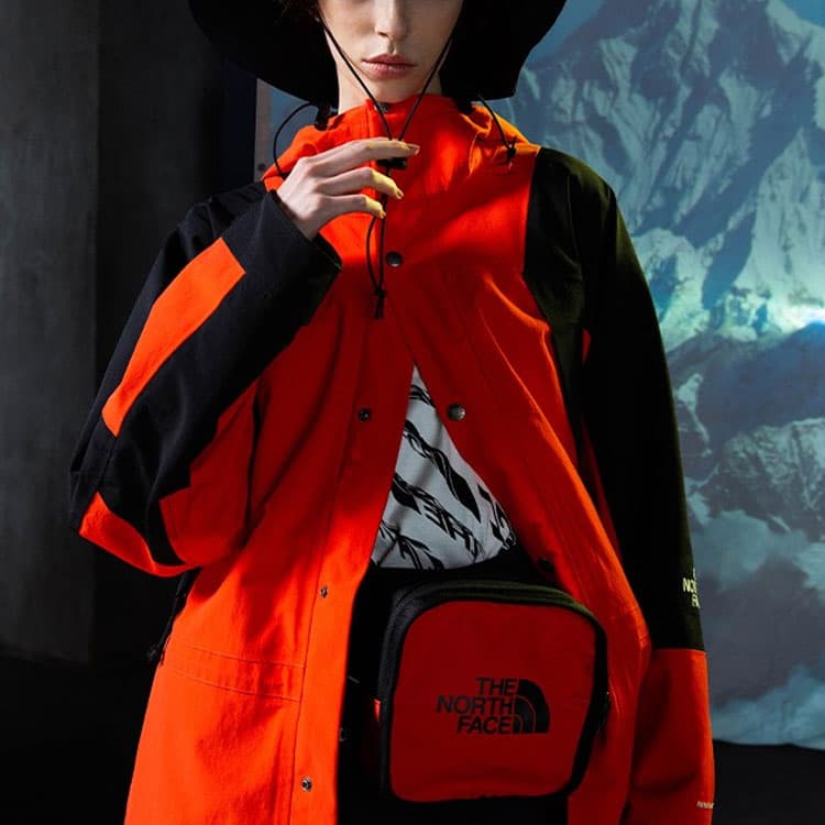 Демисезонная куртка The North Face 1994 Retro Mountain Light Futurelight Jacket Red - изображение 3