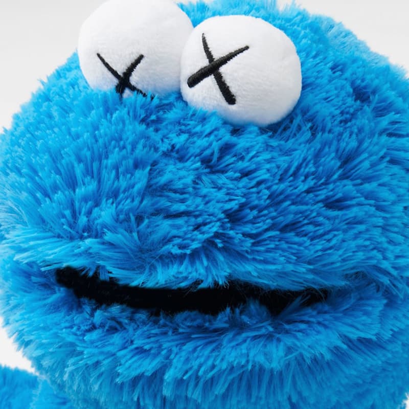 Мягкая игрушка UNIQLO x KAWS x Sesame Street Cookie Monster Plush 49cm - изображение 2