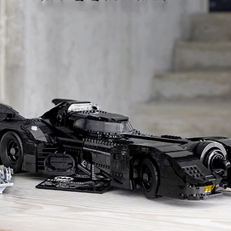 Конструктор LEGO DC Batman 1989 Batmobile 76139 - изображение 3